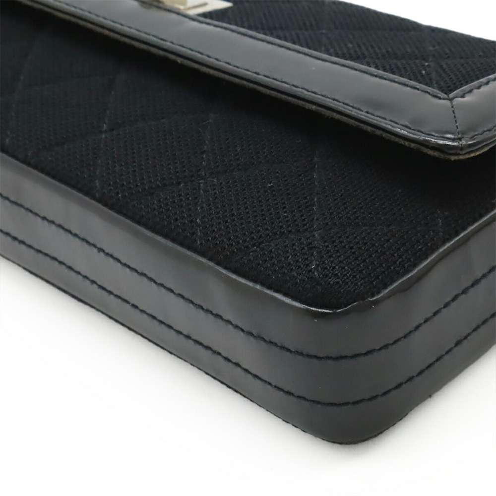 CHANEL Black Leather Shoulder Bag - Picture 4 of 9